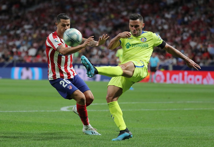 La Liga: trong tài cho rằng Molina đã có tình dẫm thẳng lên chân cầu thủ Atletico.