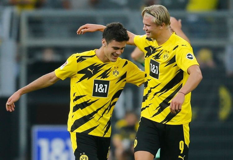 Giovanni Reyna hits his first Bundesliga career goal during BVB's season opener against Gladbach