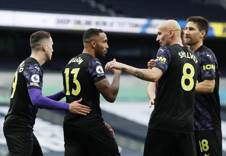 Premier League: Calum Wilson đánh bại Hugo Lloris cân bằng tỷ số 1-1 cho Newcastle.