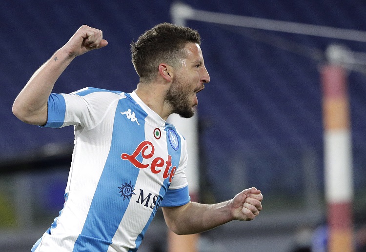 Image Alt Text in VietnameseSerie A: Napoli vẫn giữ vững phong độ tấn công cho đến hết hiệp 1.