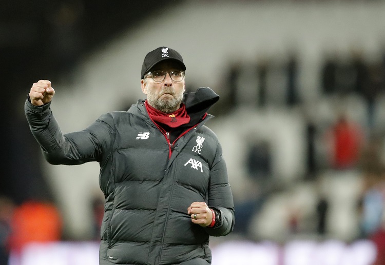 ပြီးခဲ့တဲ့ ရာသီက အဓိက ကစားသမားတွေ ဒဏ်ရာ ရရှိမှုကြောင့် ချန်ပီယံဆုကို မကာကွယ်နိုင်ခဲ့တဲ့ လစ်ဗာပူးလ် တို့ ဒီရာသီမှာတော့ အဓိက နောက်ခံလူ ဗာဂျယ် ဗန်ဒိုက်ဂျ် လည်း ပြန်ကစားနိုင်ပြီ ဖြစ်တာကြောင့် မန်စီးတီး လက်က ပရီးမီးယားလိဂ် သရဖူကို ပြန်လုဖို့ အဖြစ်နိုင်ဆုံး အသင်းလို့ ခန့်မှန်းထားကြတာ ဖြစ်ပါတယ်။