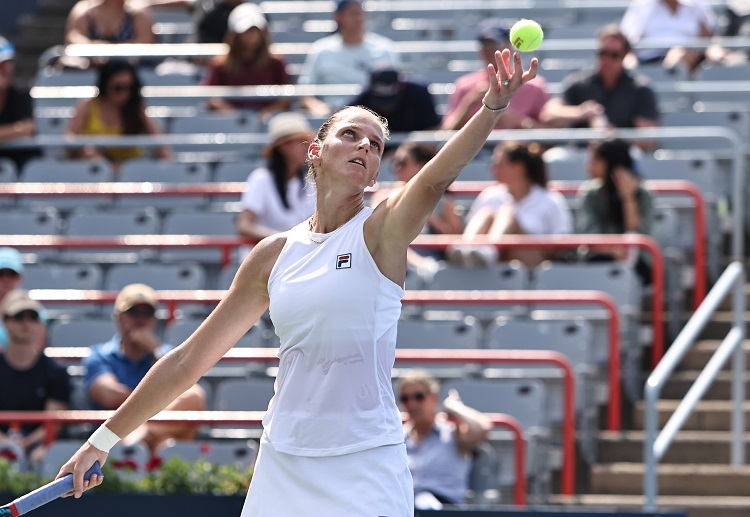 Karolina Pliskova beat Sara Sorribes Tormo during the quarterfinals of Rogers Cup