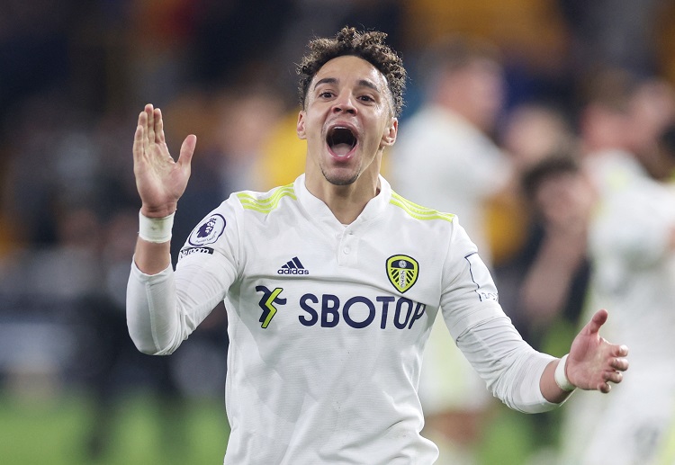 Premier League: Chơi hơn người, Leeds tấn công dồn dập