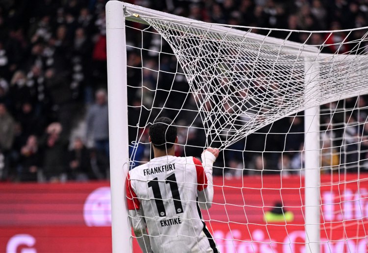 ပရီးမီးယားလိဂ် ကလပ် အာဆင်နယ်ဟာ အထောင် တိုက်စစ်မှူး တစ်ဦး မဖြစ်မနေ လိုအပ်နေတာကြောင့် ဆွီဒင် ဂိုးသွင်းစက် အလက်ဇန္တား အိဆက်ခ်ကို အသည်းအသန် လိုချင်နေတာ ဖြစ်ပါတယ်။