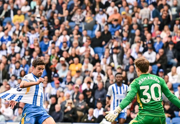 Brighton chỉ có một trận hòa trước Leicester ở vòng 32 Premier League