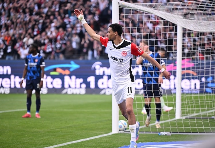 Who will advance to the next round of the Europa League: Eintracht Frankfurt or Tottenham Hotspur?