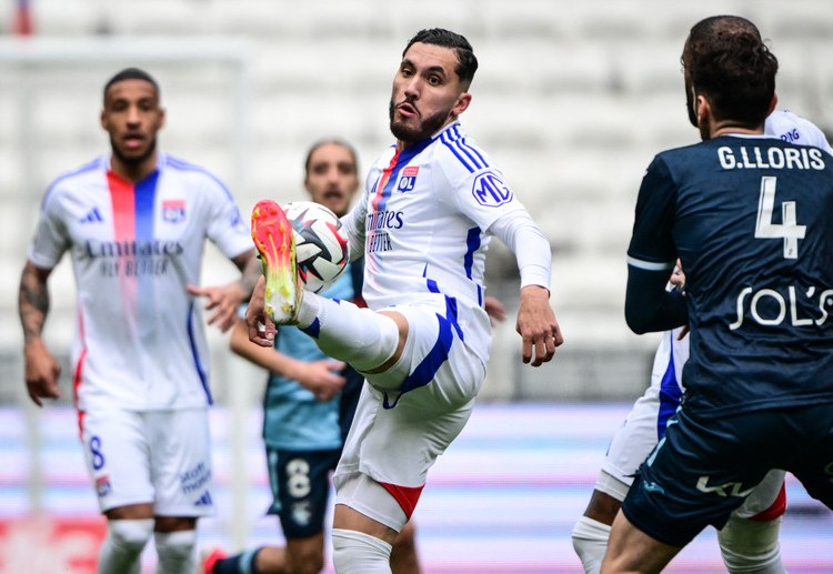 欧洲联赛 里昂的进攻核心依然是前锋切尔基,他将在本场比赛中继续引领球队的进攻线。