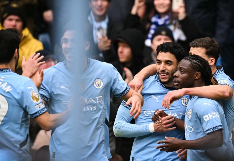 Man City thi đấu vòng 31 Premier League 2024/25 bằng màn đối đầu Man United