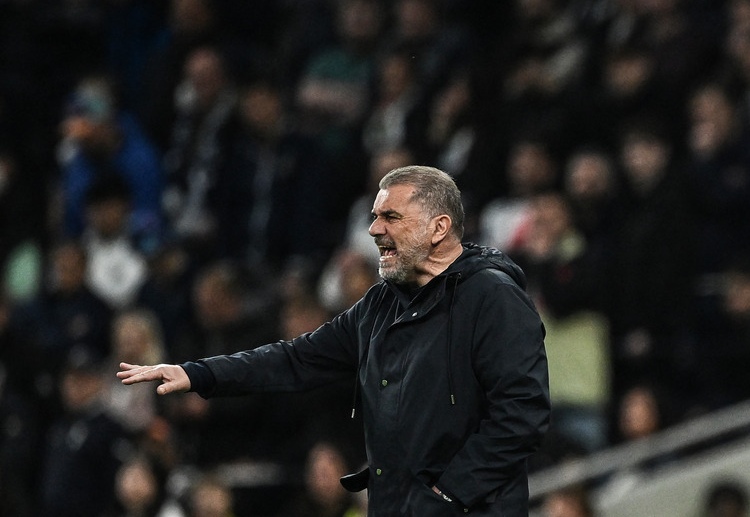 英超联赛 输球后,托特纳姆热刺的主场球迷对主教练波斯特科格鲁表达了愤怒,并高喊让他下课。