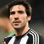 မန်ချက်စတာယူနိုက်တက်ကတော့စီးရီးအေကလပ်နာပိုလီတိုက်စစ်မှူးဗစ်တာအိုဆင်မ်ဟန်ကိုတစ်ပတ်လုပ်ခပေါင်၆၆၀၀၀၀တန်ကြေးရှိတဲ့စာချုပ်တစ်ရပ်နဲ့ကမ်းလှမ်းဖို့ရှိနေပါတယ်။