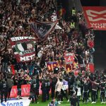 法甲联赛 随着重返法甲的晋级到手，梅斯球员尽情庆祝。