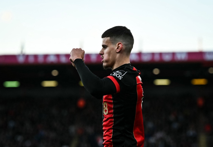 ပရီးမီးယားလိဂ် ကလပ်ဟာ ဘယ်ခြမ်း ခံစစ် အတွက် ဘုန်းမောက် အတွက် ခြေစွမ်းပြ ကစားပေးနေတဲ့ မီလော့စ် ကာကက်ဇ်ကို ခေါ်ယူနိုင်ဖို့ နီးစပ်နေကြောင်း သိရပါတယ်။