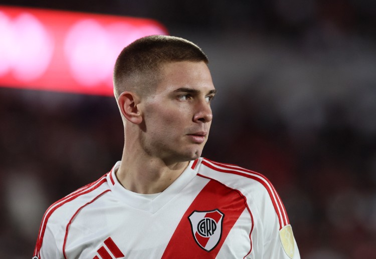 လာလီဂါ ကလပ်ဟာ ဒင်းန်ဟောက်ဆန် အတွက် ပြောင်းရွှေ့ကြေး ပေါင် ၄၉ သန်း၊ အာနိုးလ် အတွက် ကိုတော့ ၈.၃ သန်း ပေးချေခဲ့ရပါတယ်။