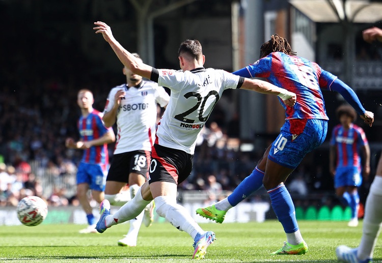 ဒါပေမယ့်လည်း လက်ရှိမှာ အီးဇီးကို ပရီးမီးယားလိဂ် ချန်ပီယံ လစ်ဗာပူးလ် ကလည်း စိတ်ဝင်စားနေတယ်လို့ သိရပါတယ်။