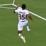 헤르쿨레스는 막바지에 골을 넣었고, 플루미넨시는 클럽 월드컵 인테르 밀란 전에서 2-0으로 승리했다.