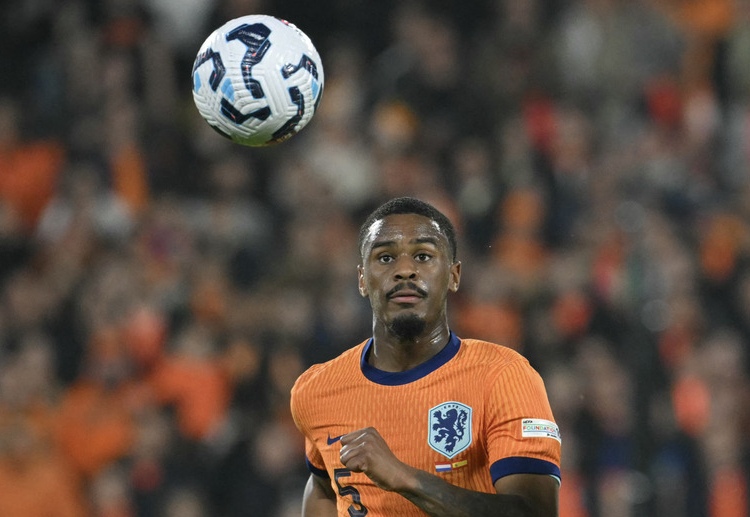 ဟာတို ကိုတော့ ချဲလ်ဆီး အပြင် ပရီးမီးယားလိဂ် ချန်ပီယံ လစ်ဗာပူးလ် ကလည်း ပစ်မှတ် စာရင်းထဲ ထည့်ထားပြီး တန်ကြေး ကတော့ ပေါင် သန်း ၄၀ ဝန်းကျင် ရှိနေပါတယ်။