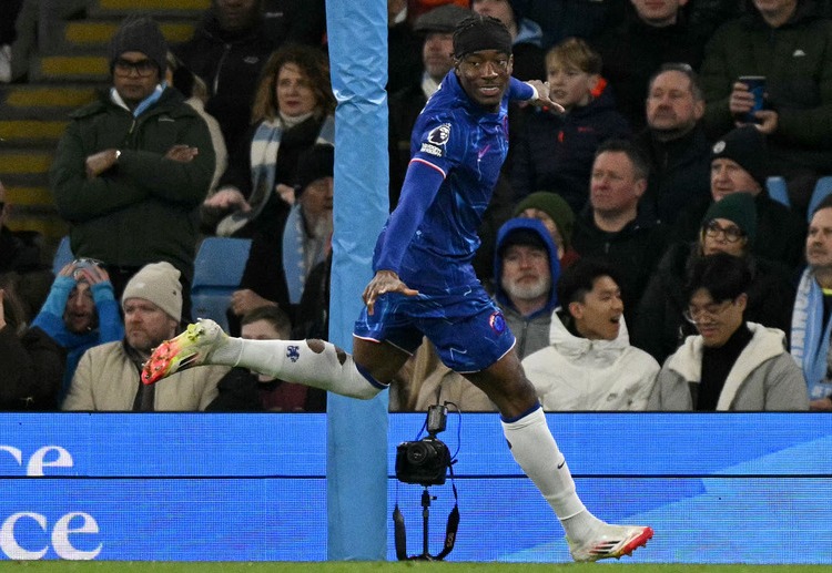 သူဟာ ပြီးခဲ့တဲ့ ရာသီက ပရီးမီးယားလိဂ်မှာ ၃၂ ပွဲ ကစားထားပြီး ၂၇ ပွဲက ပွဲထွက် ကစားသမား အဖြစ် စတင်ခဲ့တာပါ။