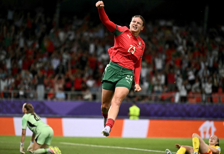 欧锦赛 恩卡尔纳桑的87分钟进球将比分扳平，葡萄牙追平为1比1。