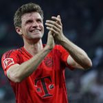 သောမက်စ် မူလာဟာ ဘွန်ဒက်စ်လီဂါ ကလပ် ဘေယန်မြူးနစ်မှာ ၂၅ နှစ် အကြာ ဖြတ်သန်းခဲ့ပြီးနောက် အဲ့ဒီထဲကမှ ၁၇ နှစ်ကို စီနီယာ အသင်းကြီး အတွက် ကစားပေးခဲ့ပါတယ်။