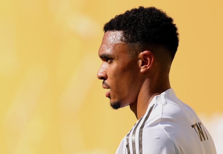 西甲联赛 皇马夏季转会的关键引援包括荷兰中卫怀森和英格兰右后卫阿诺德。