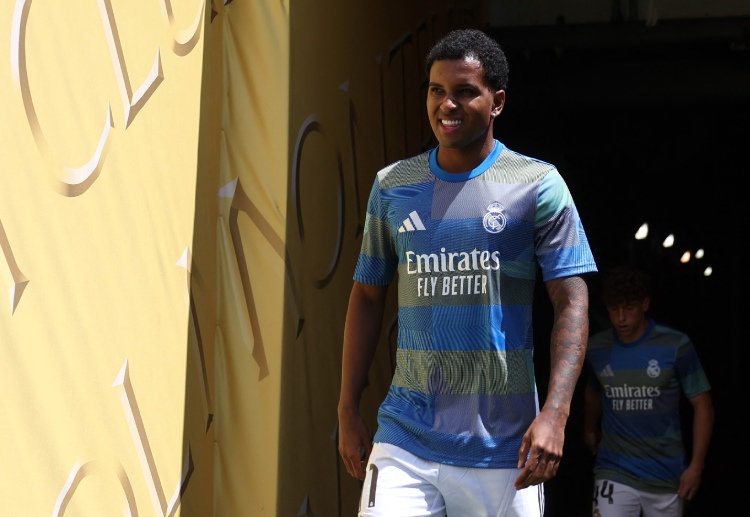 အာလင်း ဟာလန်း ကတော့ လာလီဂါ ကလပ် ရီးရဲလ်မက်ဒရစ် ဥက္ကဌ ဖလော်ရန်တီနို ပီရက်ဇ်ထံမှ ဖုန်းခေါ်ဆိုမှုကို စောင့်ဆိုင်းနေကြောင်း သိရပါတယ်။