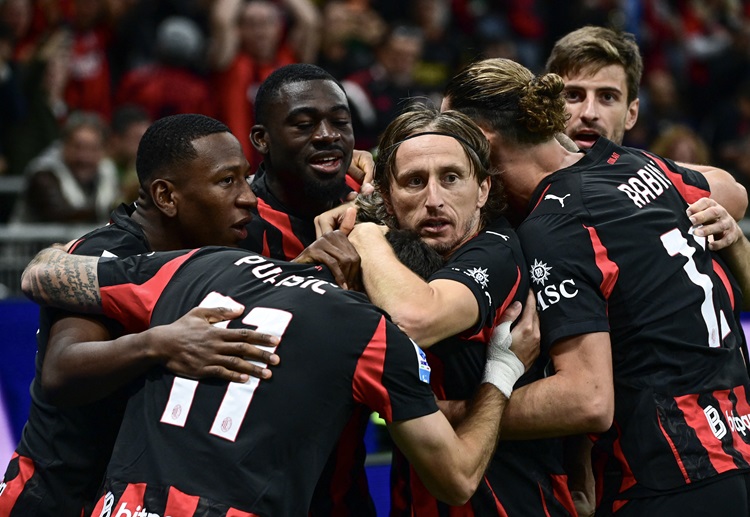 Serie A: AC Milan đứng vững trước áp lực