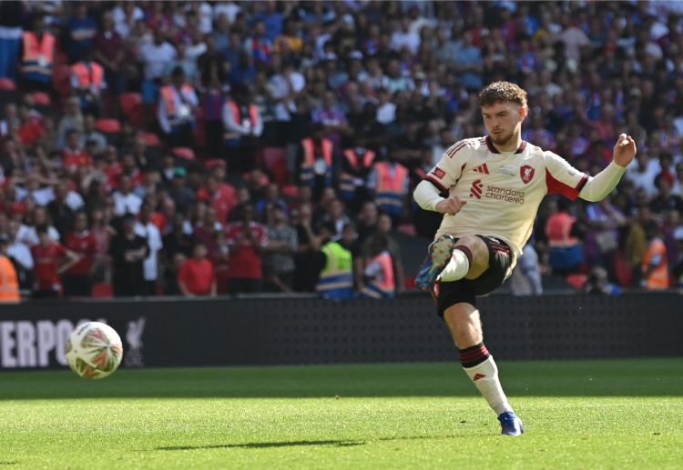 လက်ရှိ ဒီကစားသမားရဲ့ အခြေအနေကို ဘွန်ဒက်စ်လီဂါ ထိပ်သီး ကလပ်တွေက စောင့်ကြည့်နေကြပါတယ်။