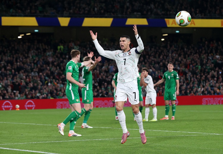 ရော်နယ်ဒိုဟာ ကမ္ဘာ့ဖလား သမိုင်းတစ်လျှောက် ၆ ကြိမ်မြောက် ပါဝင် ဆင်နွှဲခွင့်ရတဲ့ ကစားသမား အဖြစ်လည်း မှတ်တမ်းဝင်ထားပါတယ်။