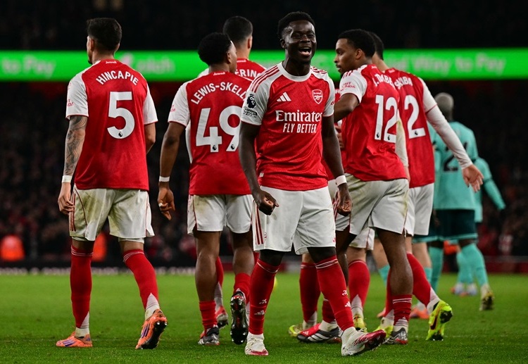 အာဆင်နယ် ကတော့ လာမယ့် ပရီးမီးယားလိဂ် ပွဲစဉ် အဖြစ် အဲဗာတန်ကို ဟေးလ်ဒစ်ကင်ဆင် ကွင်းမှာ သွားရောက် ရင်ဆိုင်ရမှာ ဖြစ်ပါတယ်။