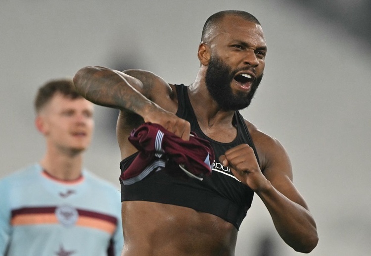 သီယာဂိုက နိုဝင်ဘာလ အတွင်း ကစားခဲ့တဲ့ ပရီးမီးယားလိဂ် ပွဲတွေမှာ ၅ ဂိုး အထိ သွင်းယူခဲ့ပါတယ်။