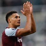 လက်ရှိမှာ ဗီလာက အာဆင်နယ်နဲ့ ၄ မှတ် အကွာမှာ ရှိနေပြီး ပရီးမီးယားလိဂ် ဆုဖလား အတွက် လမ်းကြောင်းမှန်ပေါ်မှာ ရှိနေဆဲ ဖြစ်ပါတယ်။