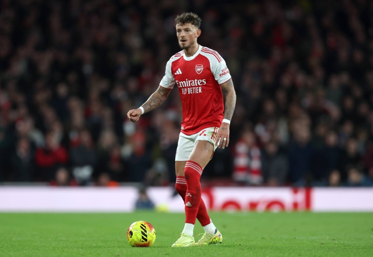 ပီအက်စ်ဂျီနဲ့ အာဆင်နယ် တို့က ချန်ပီယံလိဂ် ဖလား ရဖို့ ရေပန်းအစားဆုံးပါပဲ။” လို့ ပြောကြားသွားခဲ့ပါတယ်။