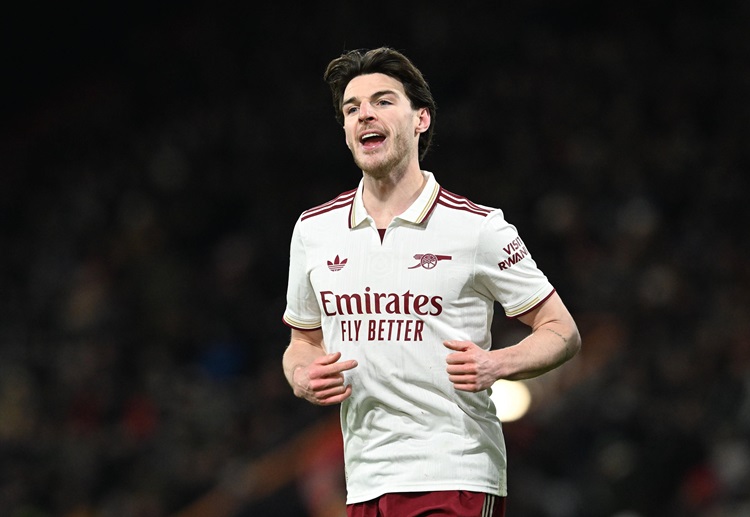 ရောဘတ် ပီးရက်စ်ဟာ အာဆင်နယ်တို့ ပရီးမီးယားလိဂ် ဖလား နောက်ဆုံး ရရှိခဲ့တဲ့ အချိန်မှာ ပါဝင် ကစားပေးခဲ့သူပါ။