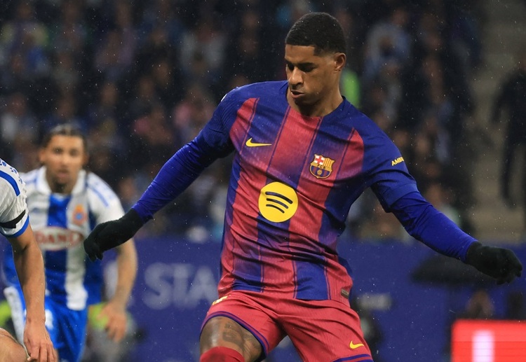 ဒါကို ဘေယန်မြူးနစ် ဘက်က သဘောမကျ ဖြစ်နေပြီး ပရီးမီးယားလိဂ် ကလပ်တွေနဲ့ ဈေးပြိုင်ပေးရမယ့် အခြေအနေကို ရှောင်လွှဲချင်နေပါတယ်။