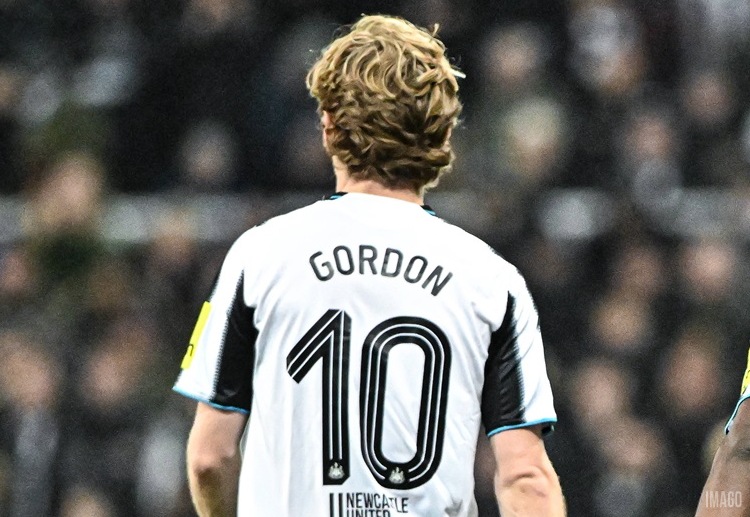 လစ်ဗာပူးလ်ဟာ ပရီးမီးယားလိဂ် ကနေ ထွက်ခွာဖို့ သေချာသလောက်ရှိနေတဲ့ မိုဟာမက် ဆာလာရဲ့ နေရာမှာ အစားထိုးဖို့ နယူးကာဆယ် တိုက်စစ်မှူး အန်သိုနီ ဂေါ်ဒွန်ကို "အဓိကဦးစားပေး" အဖြစ် သတ်မှတ်ထားပါတယ်။