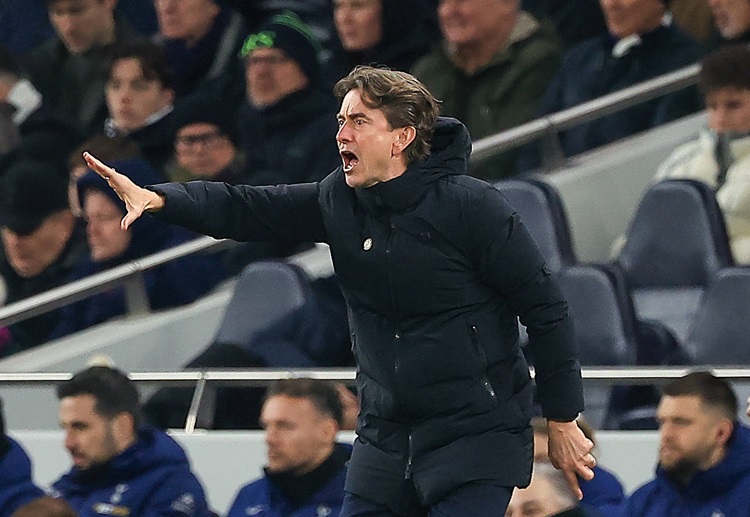 ၁၀ ယောက် အင်အားနဲ့ ကစားခဲ့ရပြီး ယူနိုက်တက်ကို ၂-၀ နဲ့ ရှုံးနိမ့်ခဲ့တဲ့ သောမတ်စ် ဖရန့်ခ်ရဲ့ အသင်းက လက်ရှိမှာ ပရီးမီးယားလိဂ် အဆင့် ၁၅ နေရာ အထိ ရောက်ရှိနေခဲ့ပါတယ်။