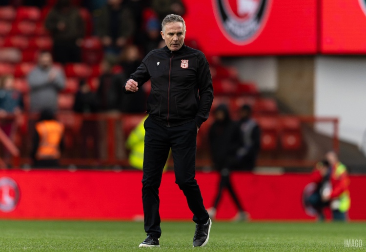 足总杯 红龙军团主帅帕金森可能让基弗·摩尔与乔什·温达斯组成锋线组合,冲击冷门。