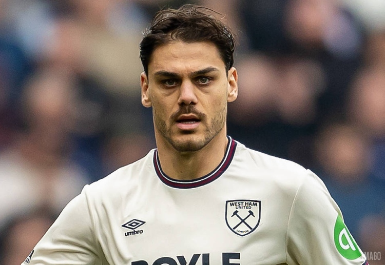 英超联赛 卡斯特拉诺斯的一次头球攻门稍稍偏出，错失了扳平比分的机会。