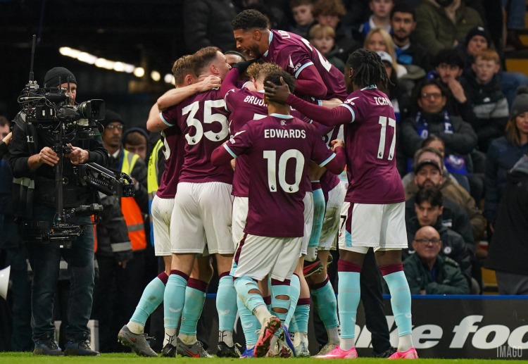 英超联赛  齐安·弗莱明与杰登·安东尼将撑起伯恩利的锋线。