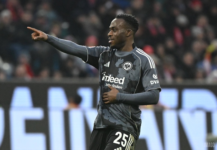 프랑크푸르트는 이날 승리로 리그 7위(승점 42점)를 지켰다