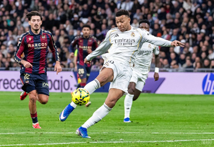 မက်ဆီ၊ နေမာနဲ့ အမ်ဘာပေးတို့ ၃ ဦးဟာ ပီအက်စ်ဂျီမှာ လီဂူးဝမ်း ဖလား ၂ ကြိမ် အပါအဝင် ဆုဖလား ၃ လုံး အတူတူ ရယူနိုင်ခဲ့ပါတယ်။