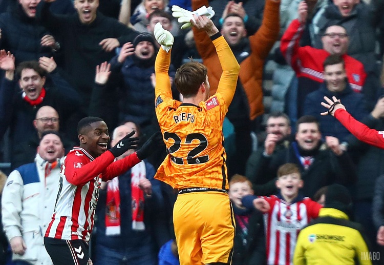 英超联赛 罗宾·罗夫斯伤愈复出，将提升桑德兰防线稳定性